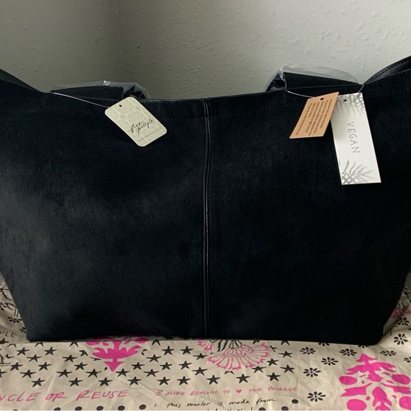 *NWT* ~ Free People  ~  Blair Reversible Vegan Suede Tote Bag ~ BLACK ~ *NWT* - Picture 10 of 14